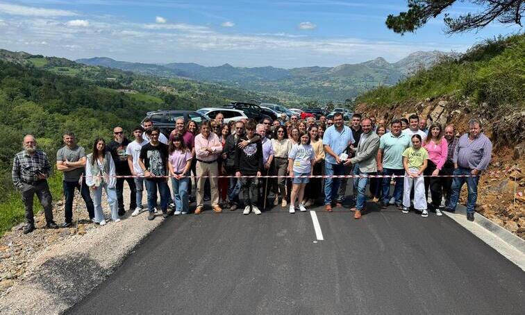 Inauguración Carretera La Frecha y El Picu