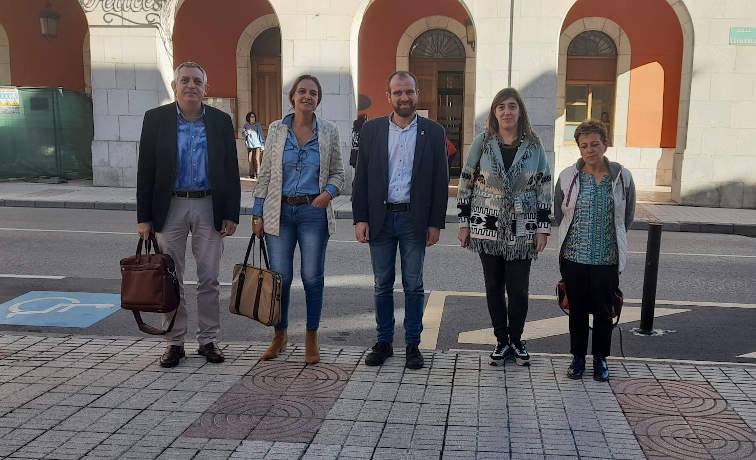 Visita Consejera Presidencia al Ayuntamiento de Piloña